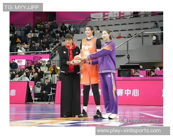 中国女篮双塔并肩作战张子宇韩旭共同学习提升技能 中国女篮双塔并肩作战张子宇韩旭共同学习提升技能